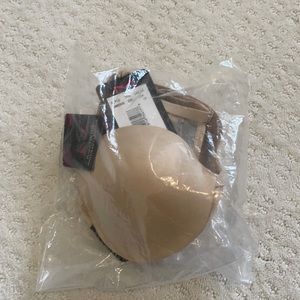 Maidenform push up bra. 32B. NWT